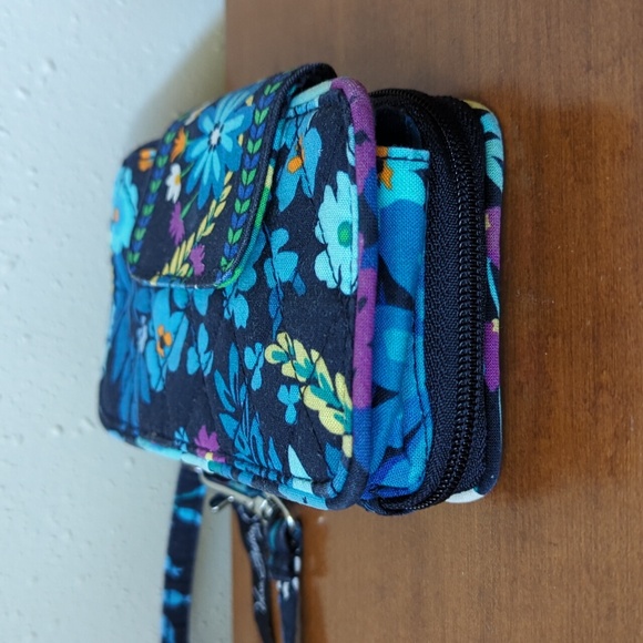 Vera Bradley Midnight Blues Floral Pattern Quilted Zip Around ID Wristlet Wallet - Picture 5 of 9